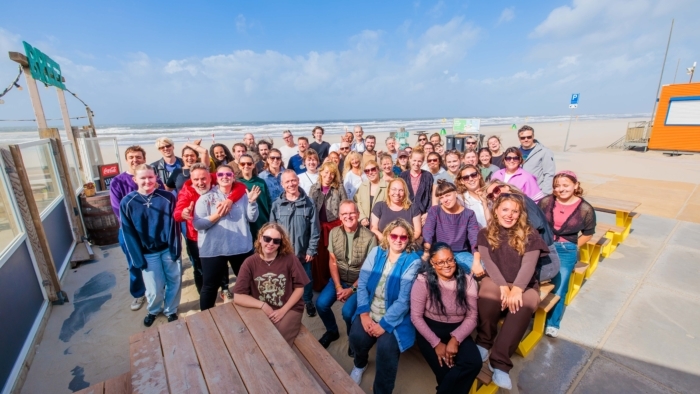 Groepsfoto van personeel dat bij Luxor werkt.